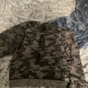 Gymshark Adapt camo crop top